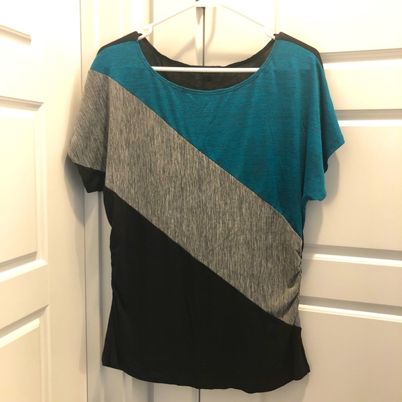 new directions Tops - 🔥 GUC cute color block business casual top by New Directions! Size L